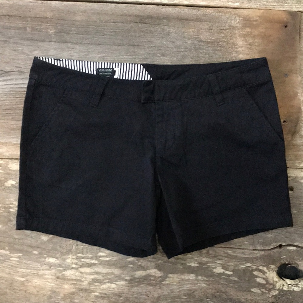 Volcom black shorts size 5 with stretch.